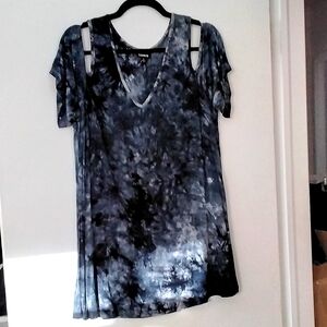 *Torrid* Super Soft V-Neck Cold Shoulder Tee, Torrid, Size 1